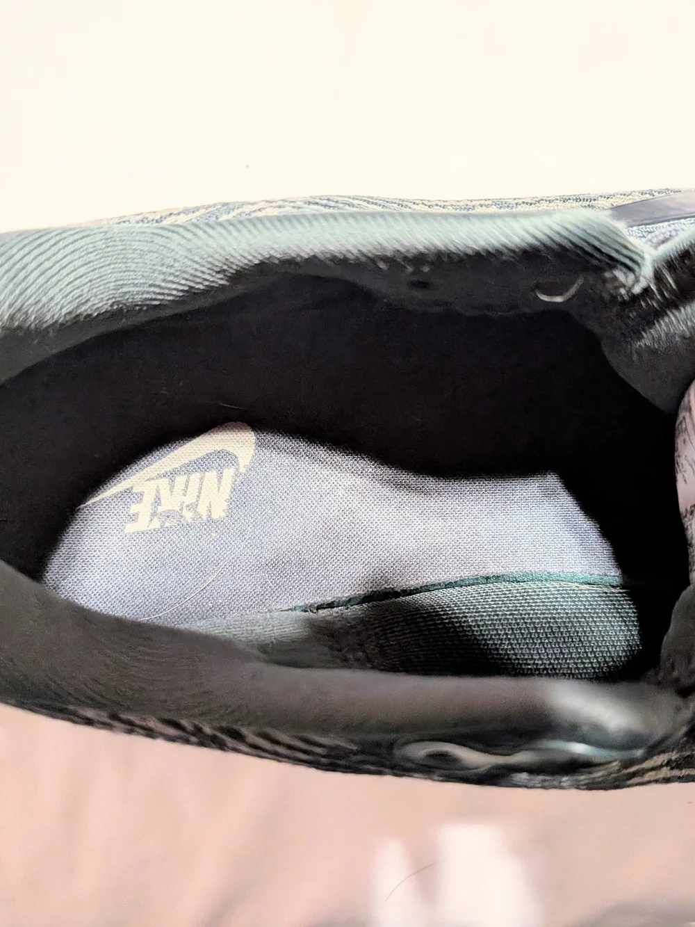 Nike Motiva Womens Walking Shoes Vintage Green/Black Size 9